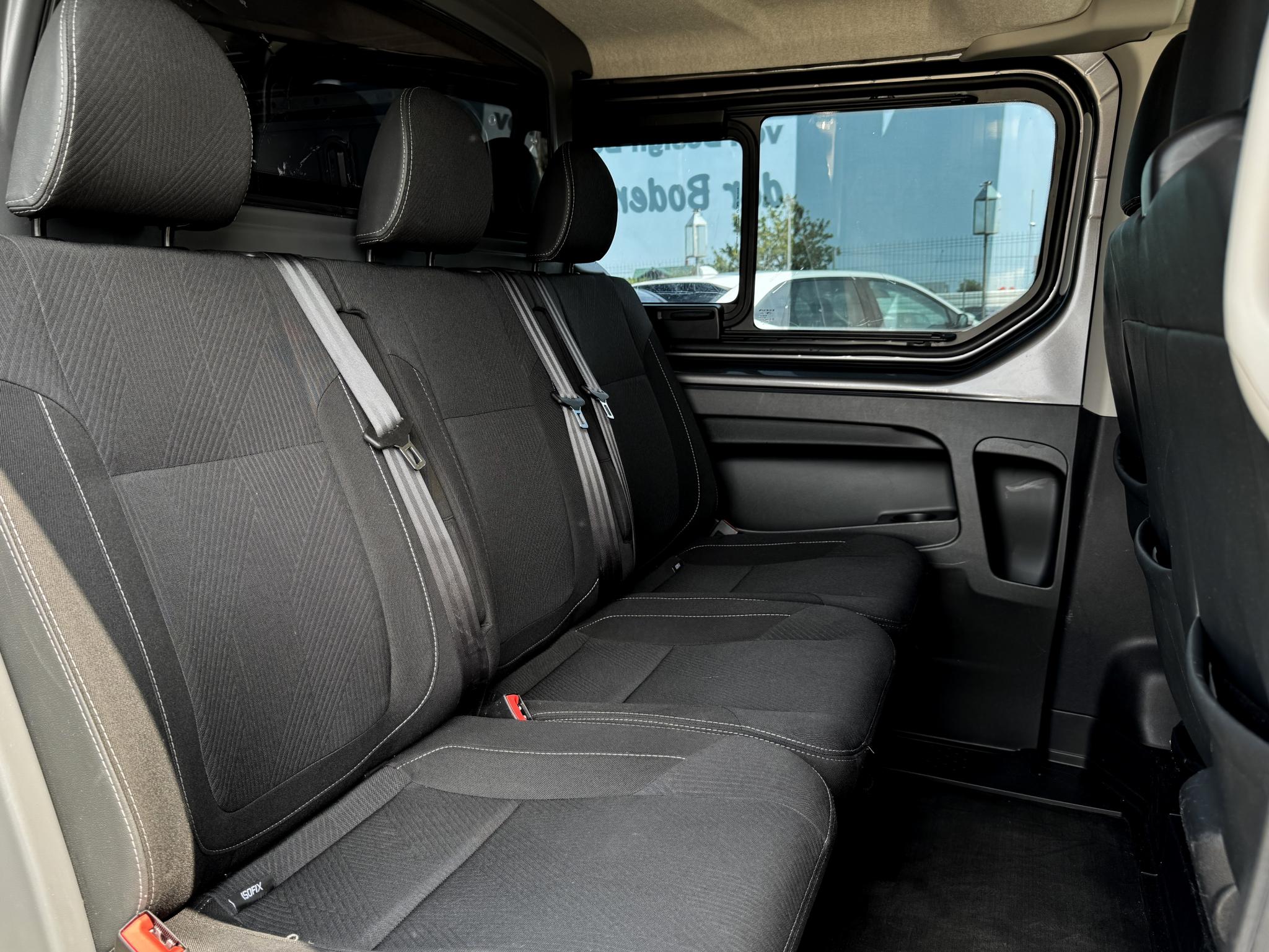 Nissan-NV300