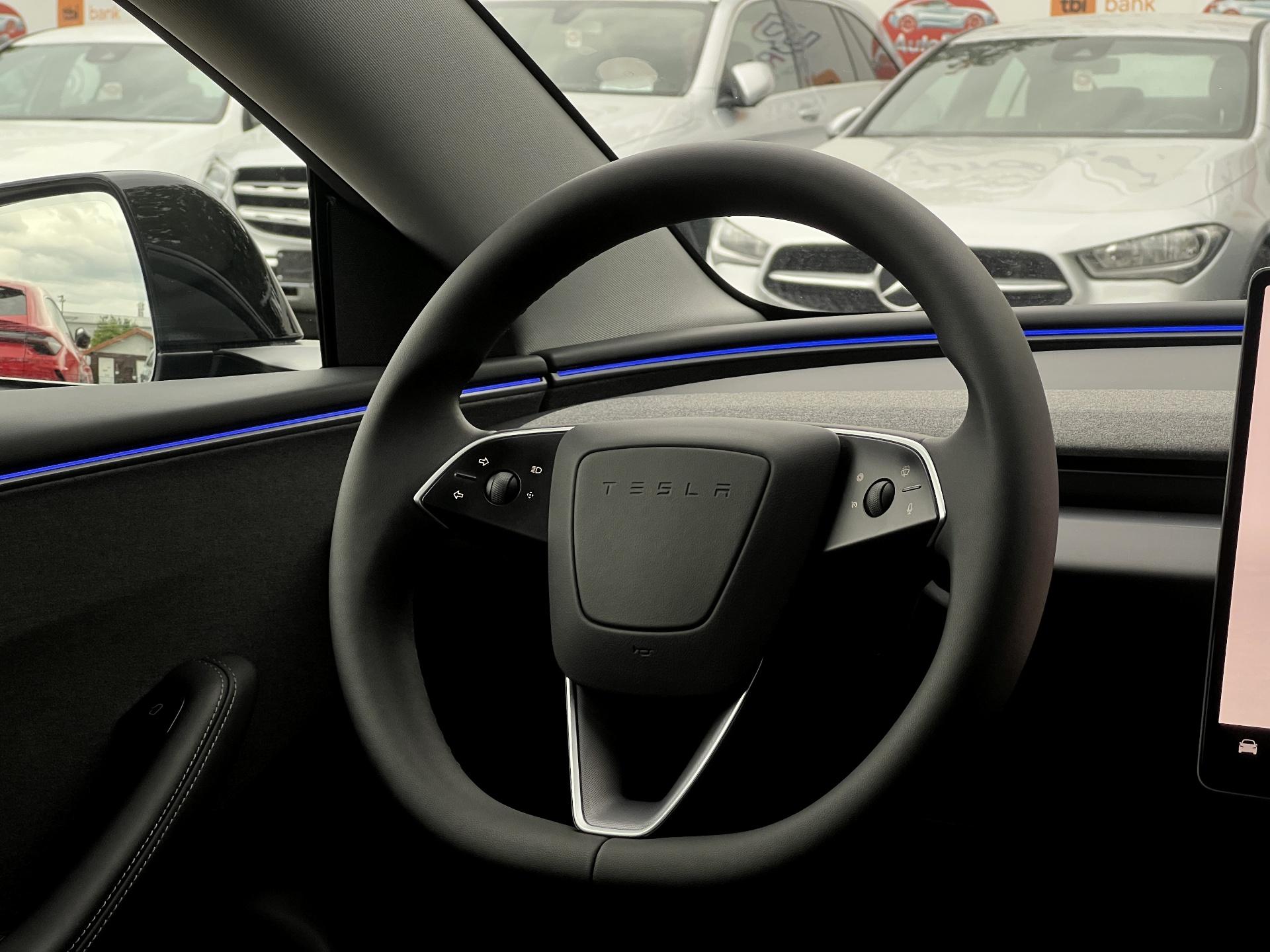 Tesla-Model 3