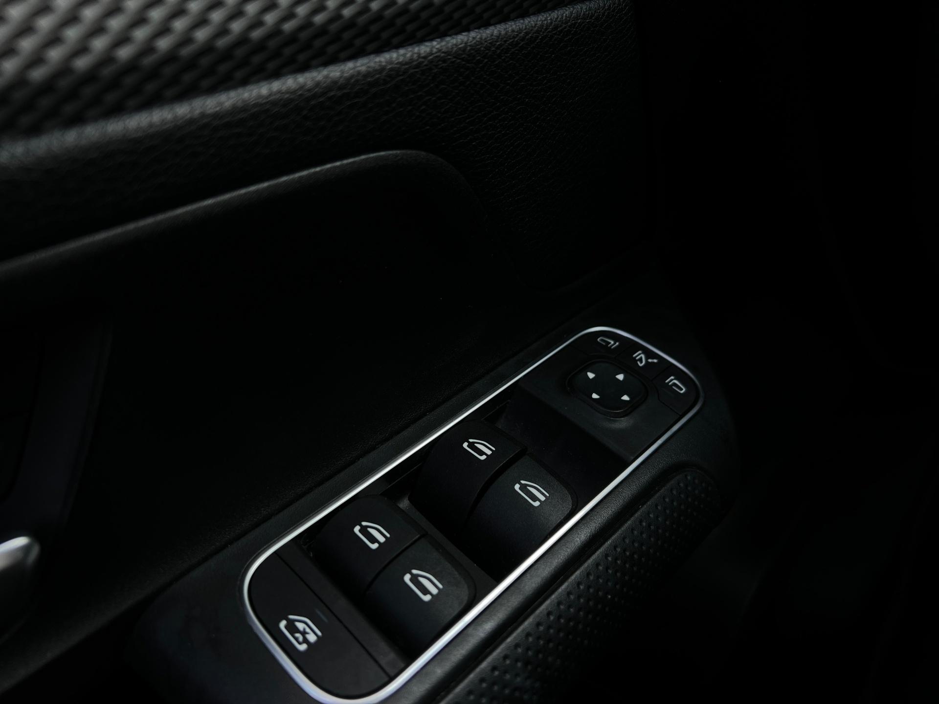 Mercedes-Benz-GLB
