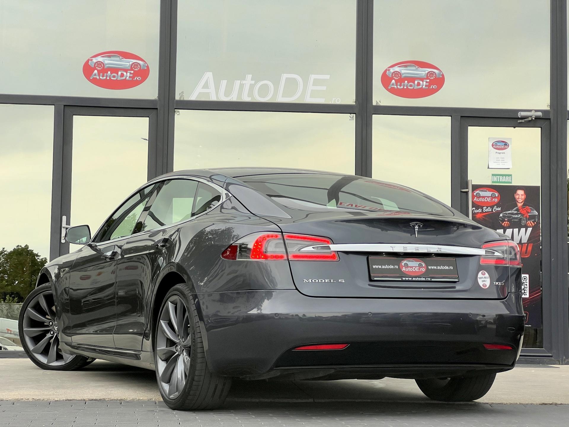 Tesla-Model S