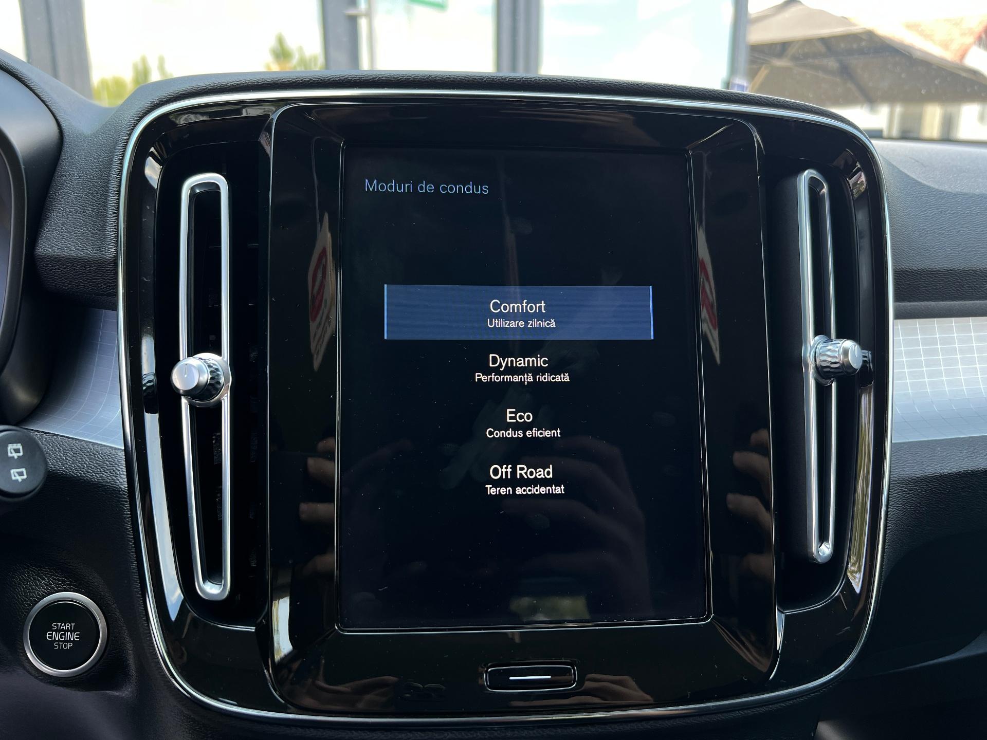 Volvo-XC 40