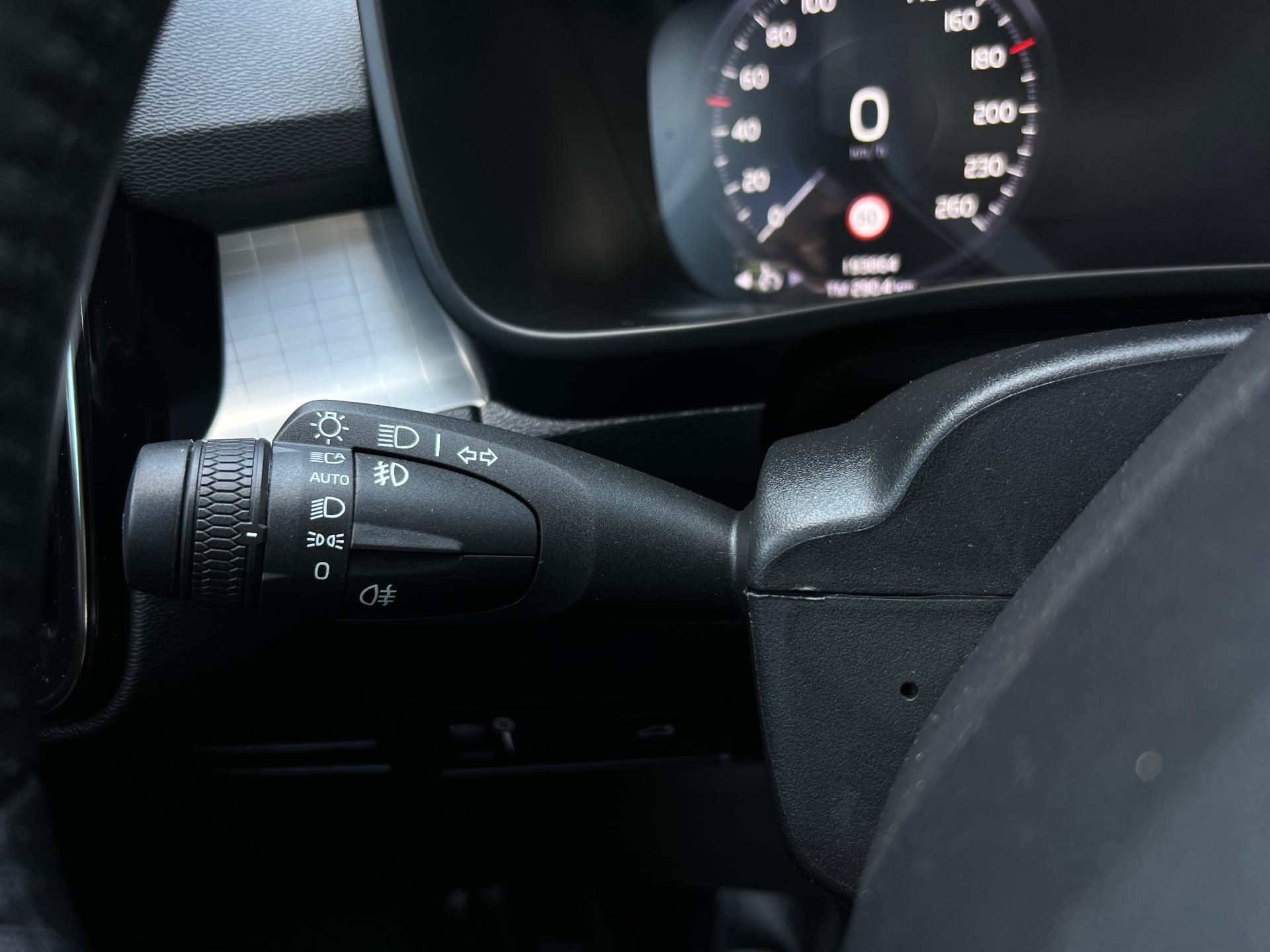 Volvo-XC 40