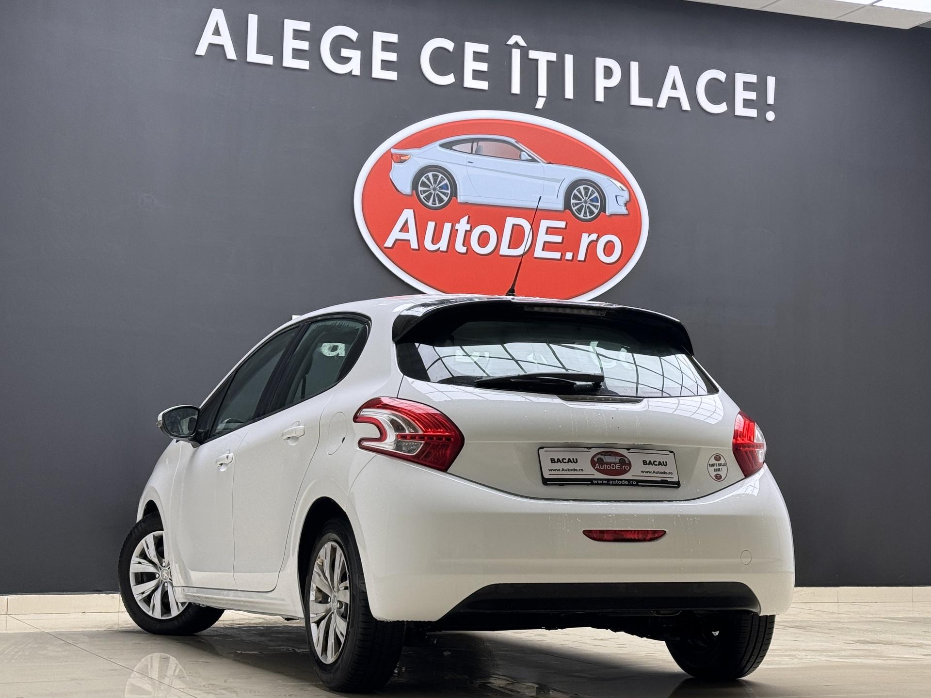Peugeot-208
