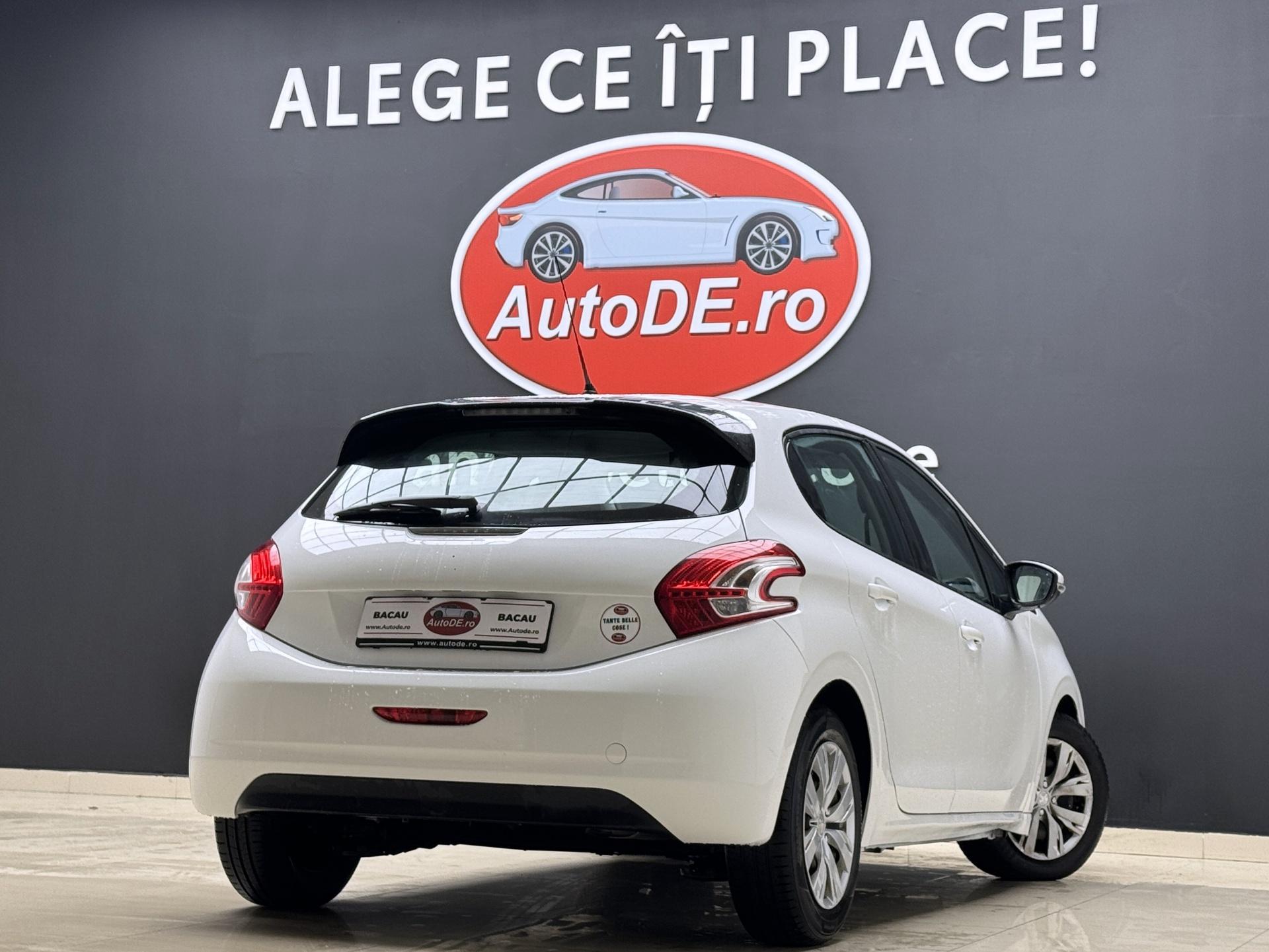 Peugeot-208