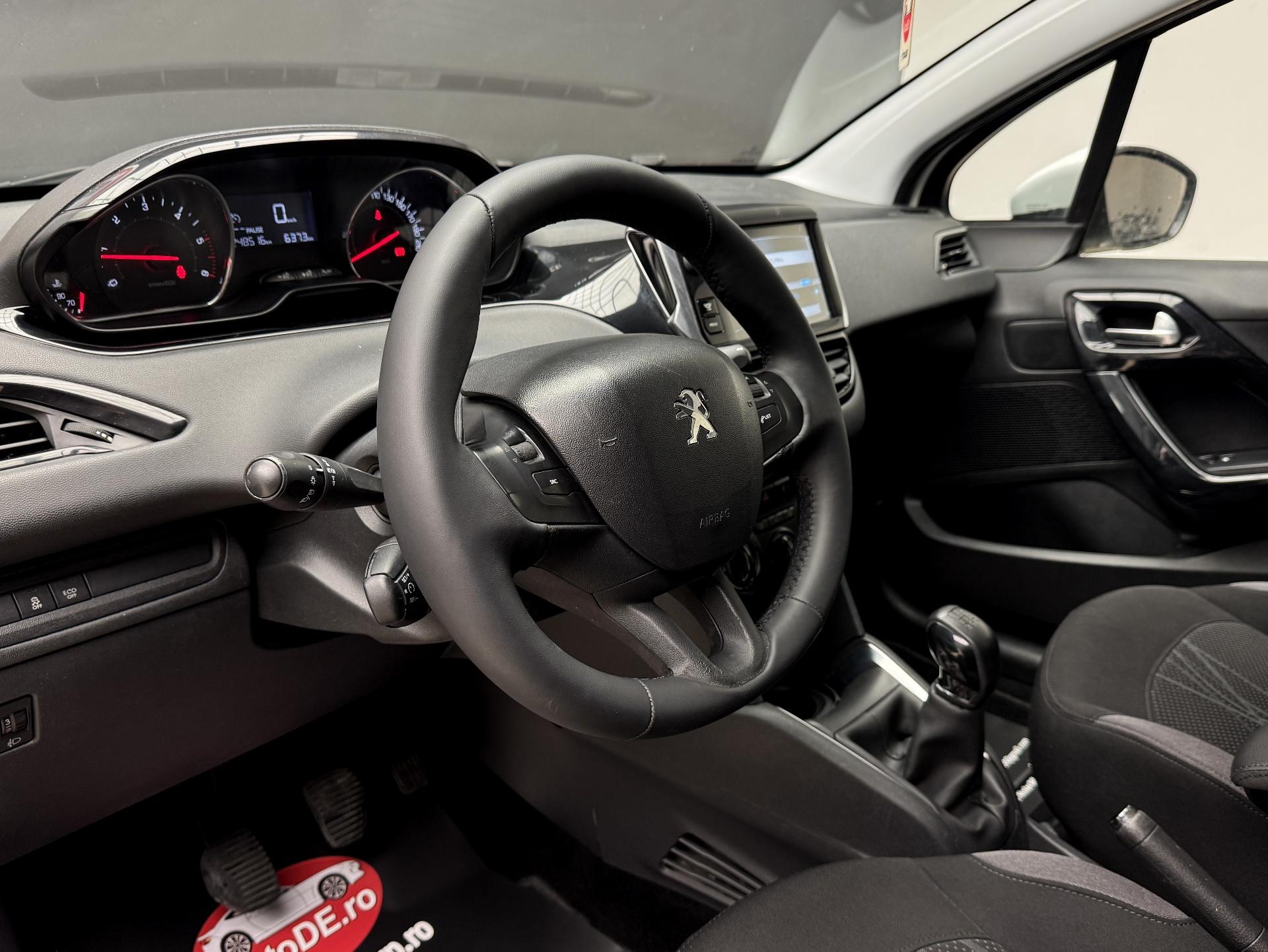 Peugeot-208