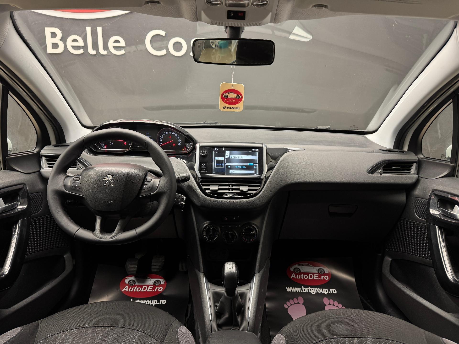 Peugeot-208