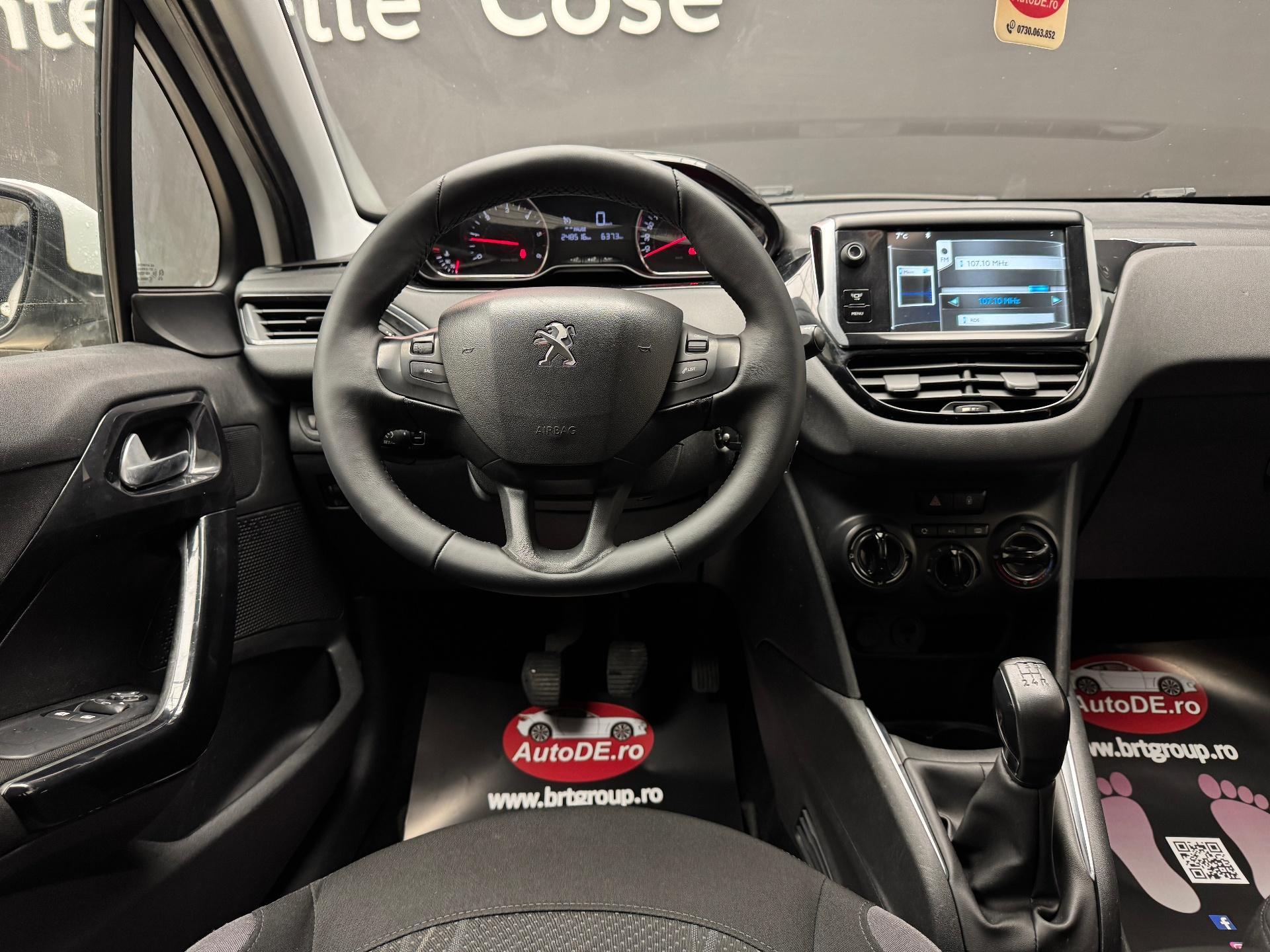 Peugeot-208