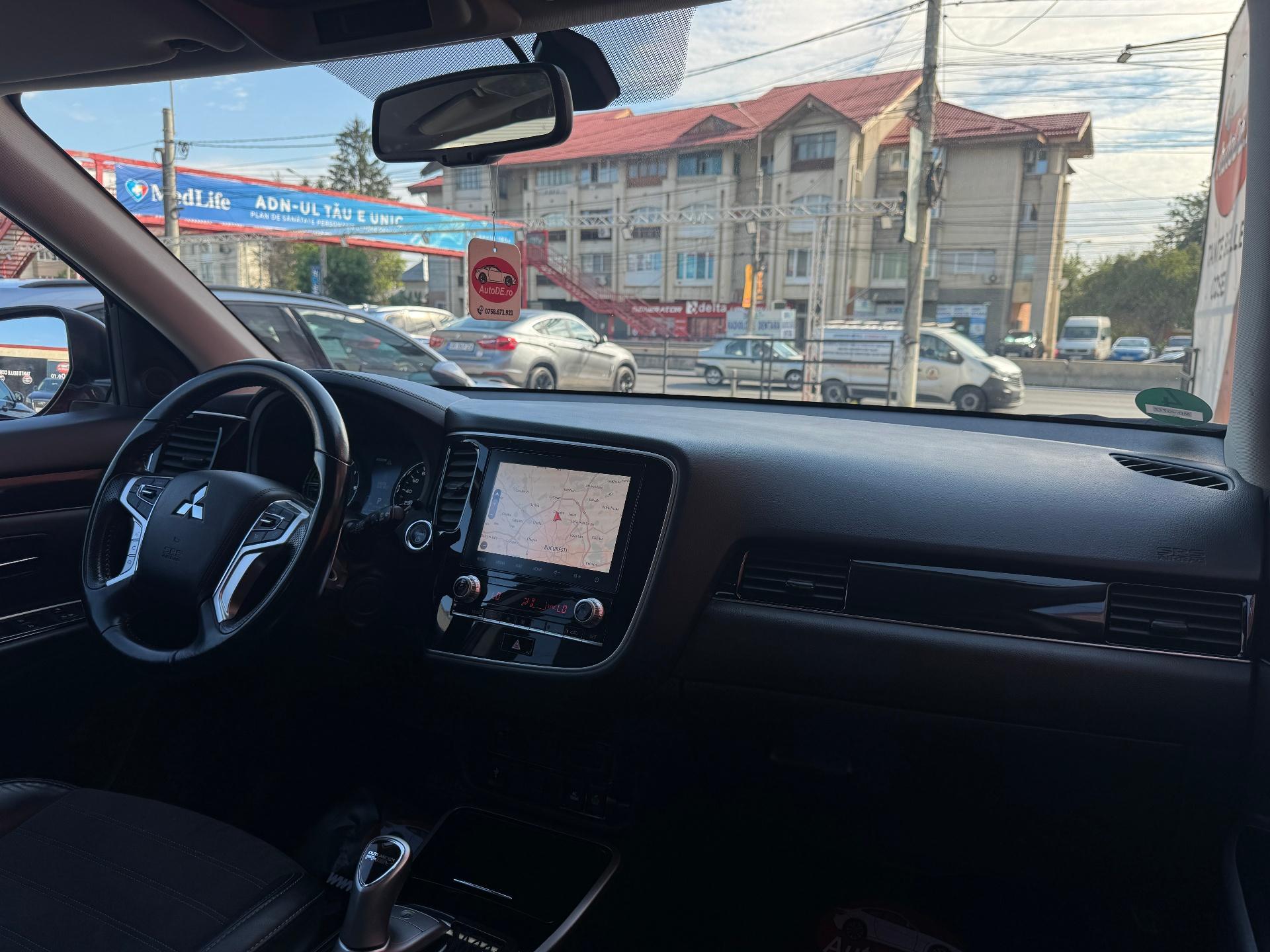 Mitsubishi-Outlander