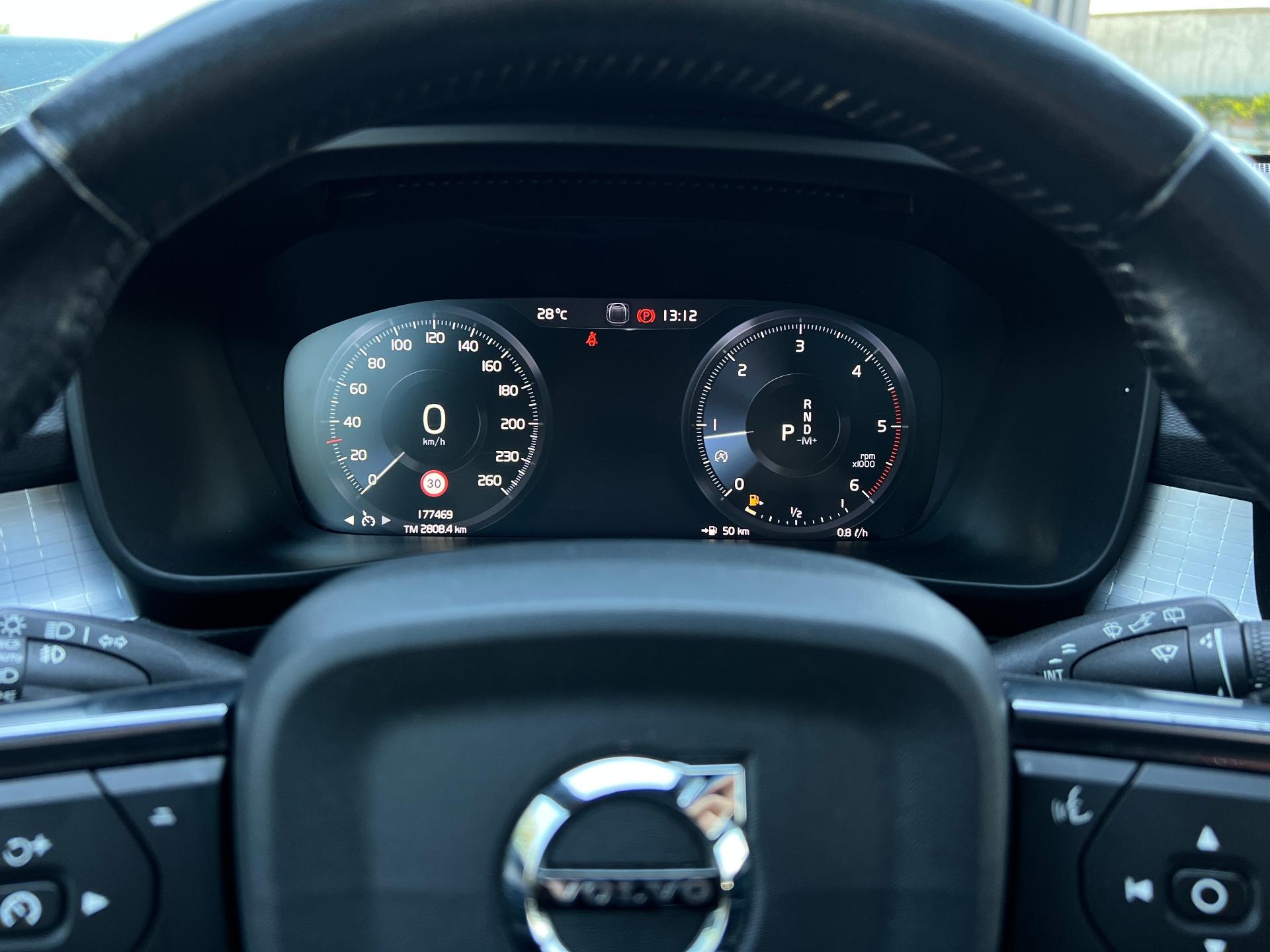 Volvo-XC 40