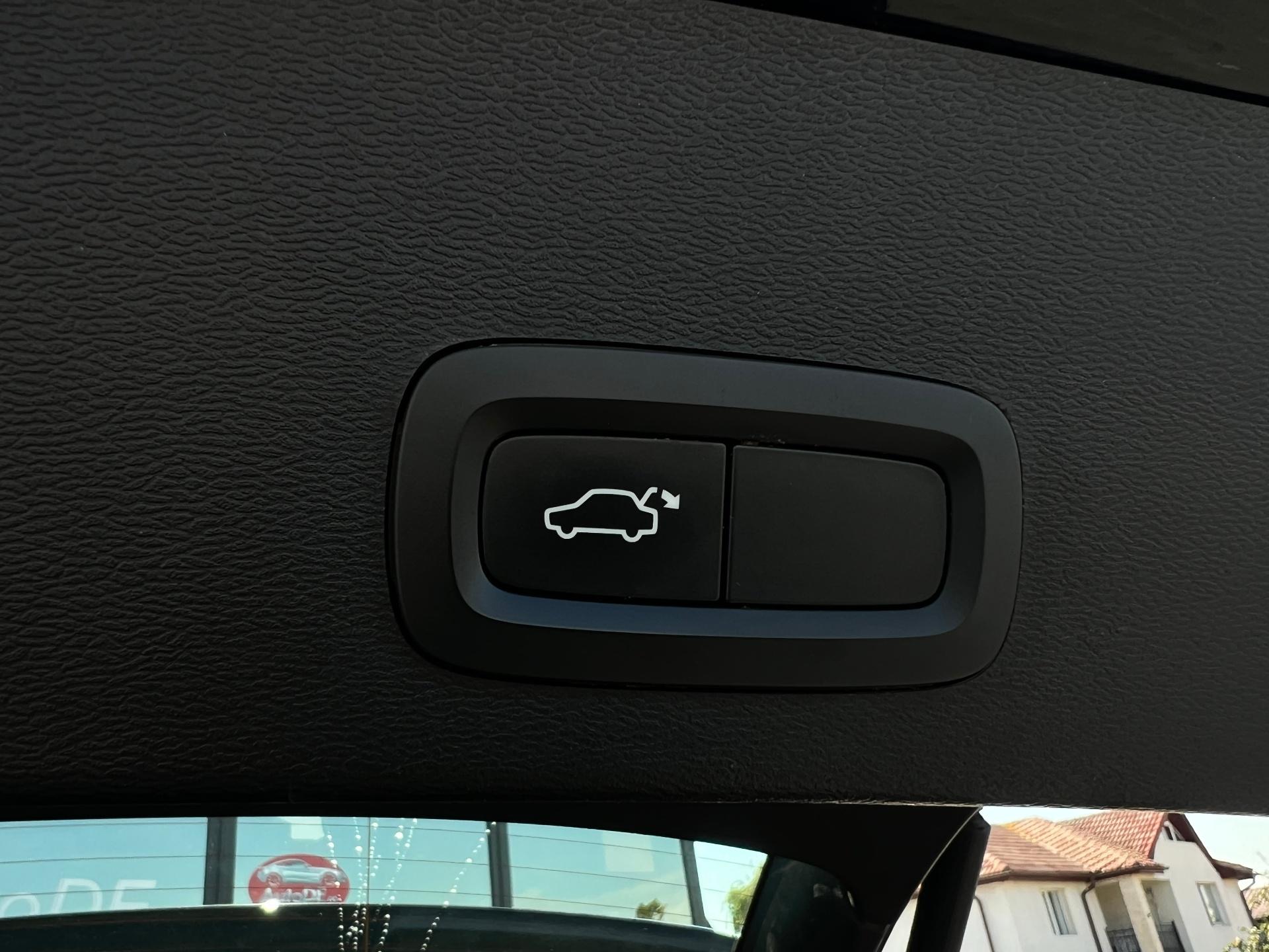 Volvo-XC 40