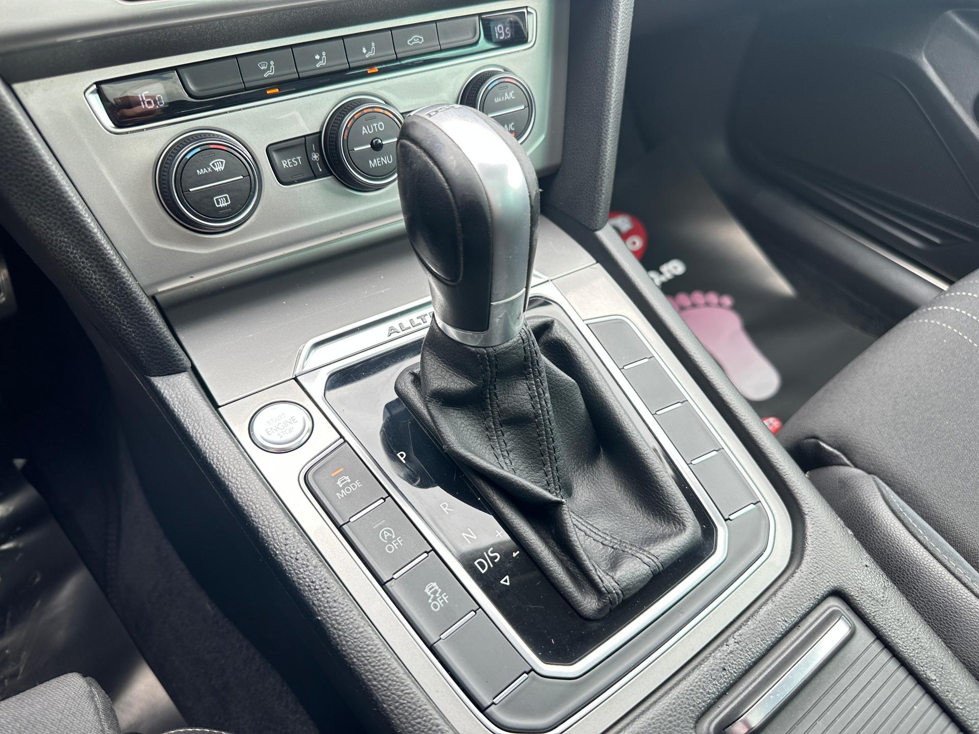 Volkswagen-Passat Alltrack