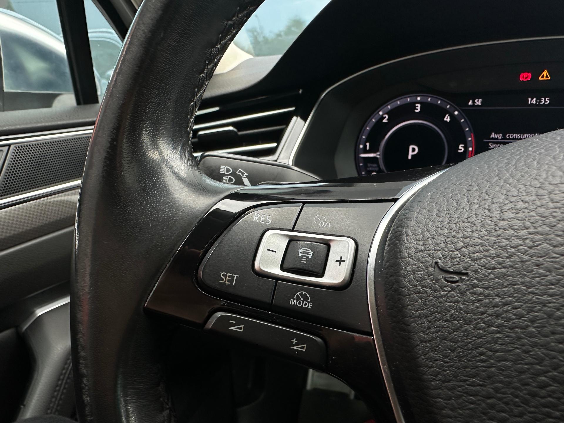 Volkswagen-Passat Alltrack