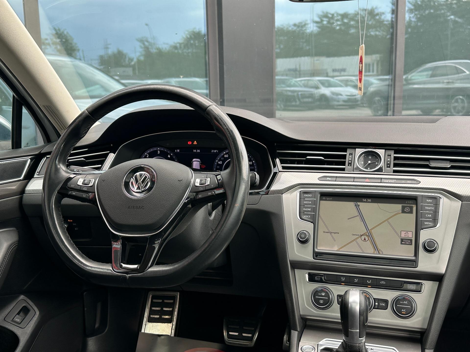 Volkswagen-Passat Alltrack