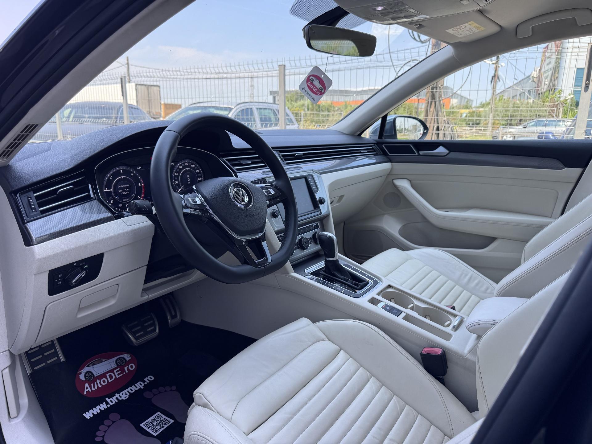 Volkswagen-Passat Alltrack