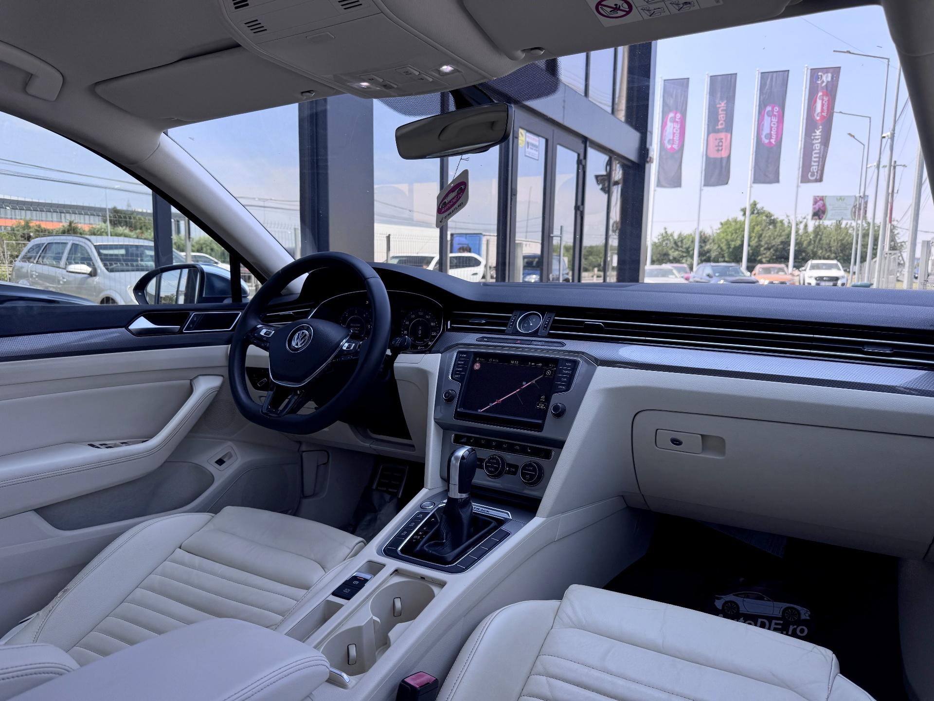 Volkswagen-Passat Alltrack