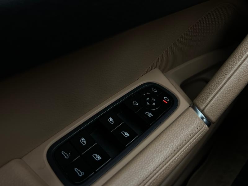 Car Thumb