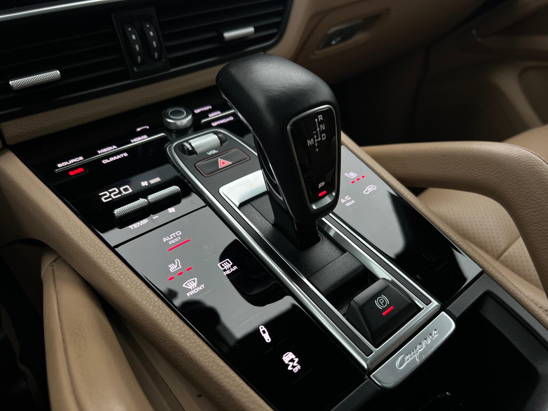 Porsche-Cayenne