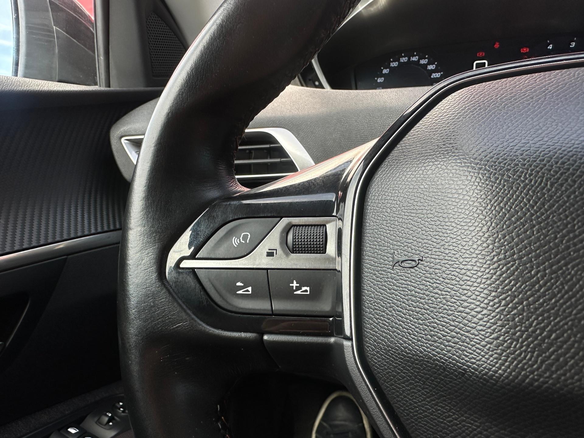 Peugeot-1007