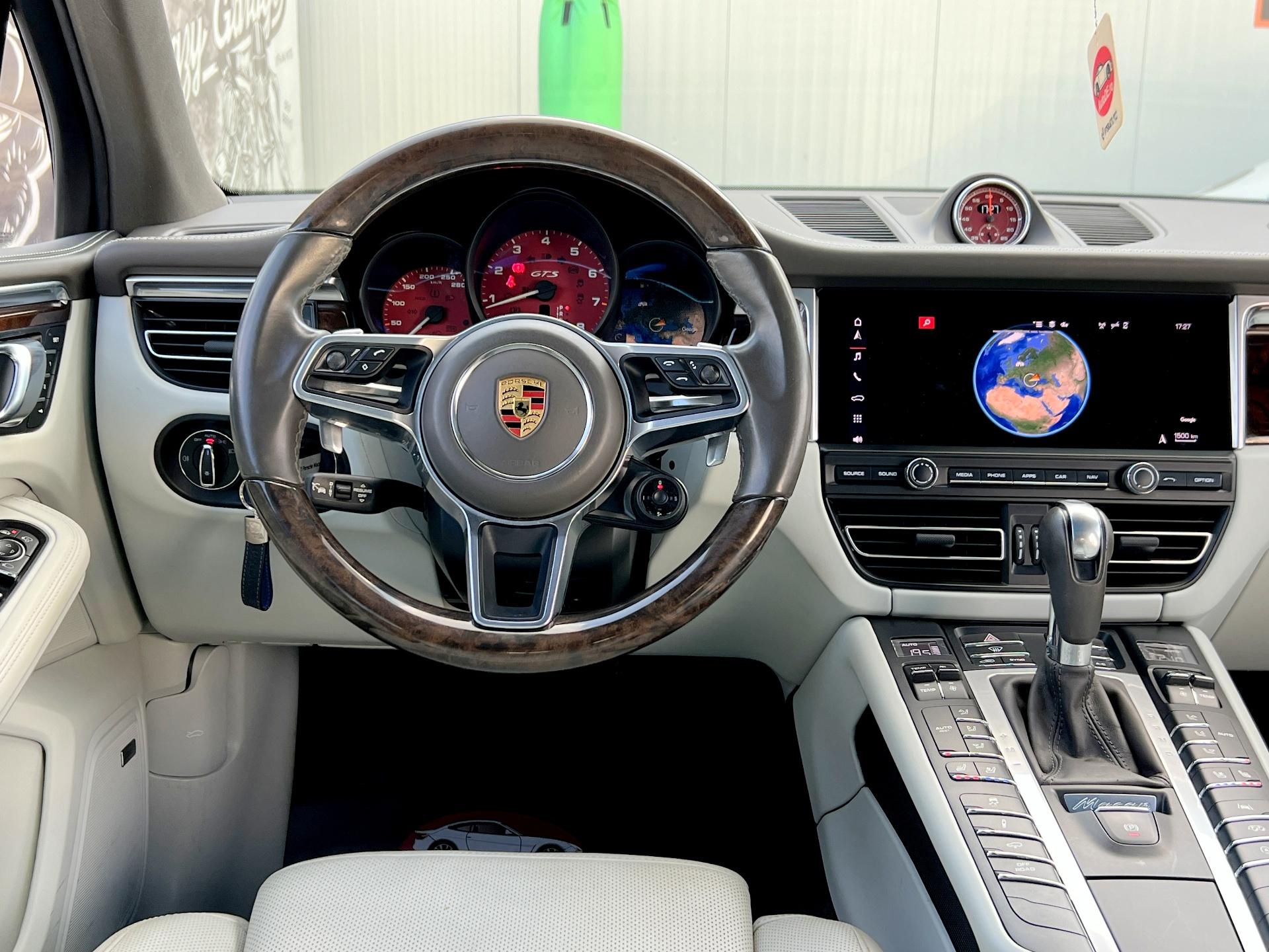 Porsche-Macan