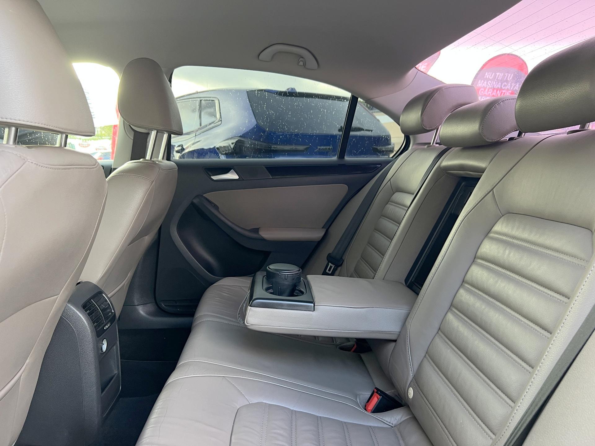 Volkswagen-Jetta