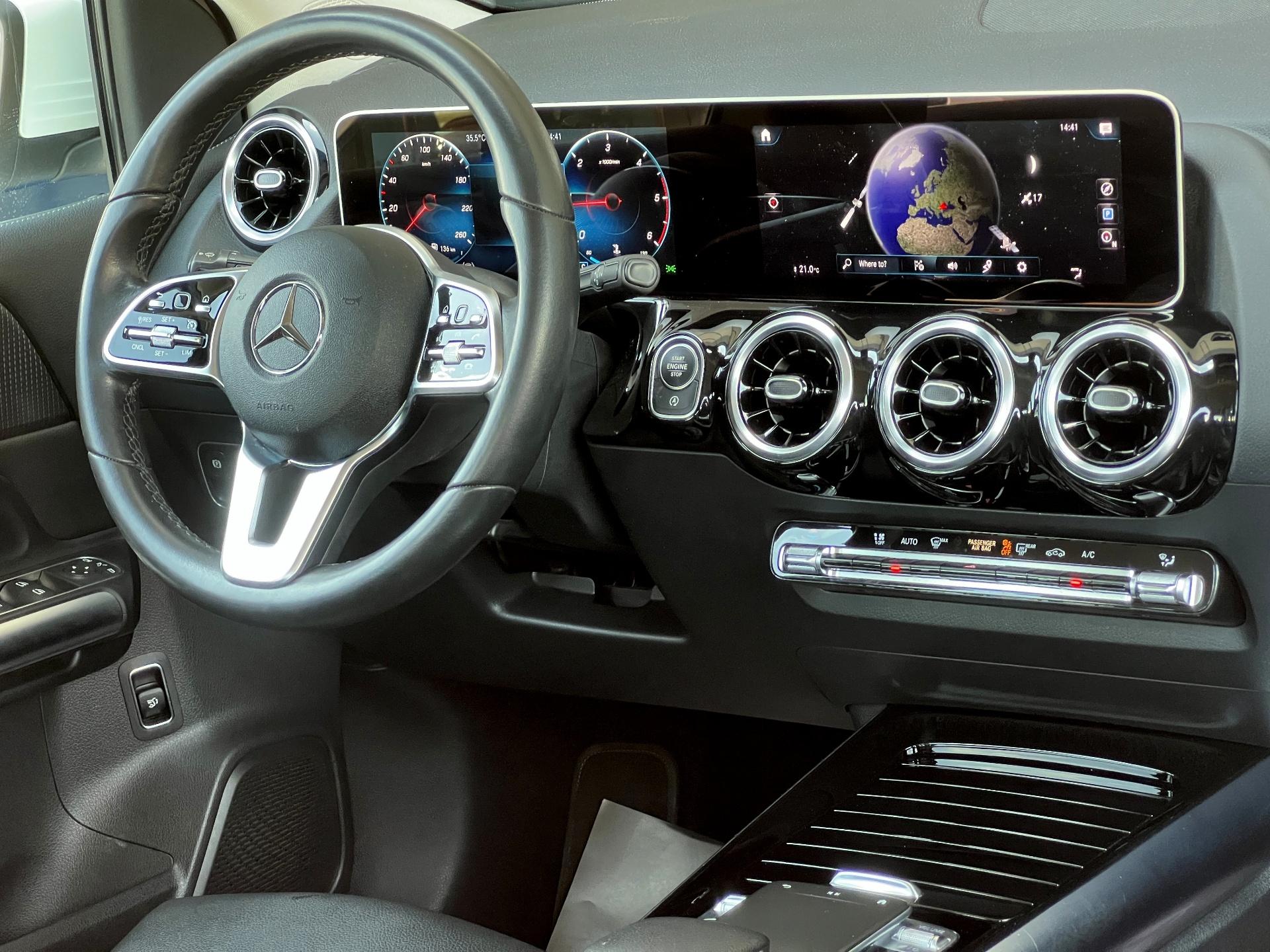 Mercedes-Benz B 180