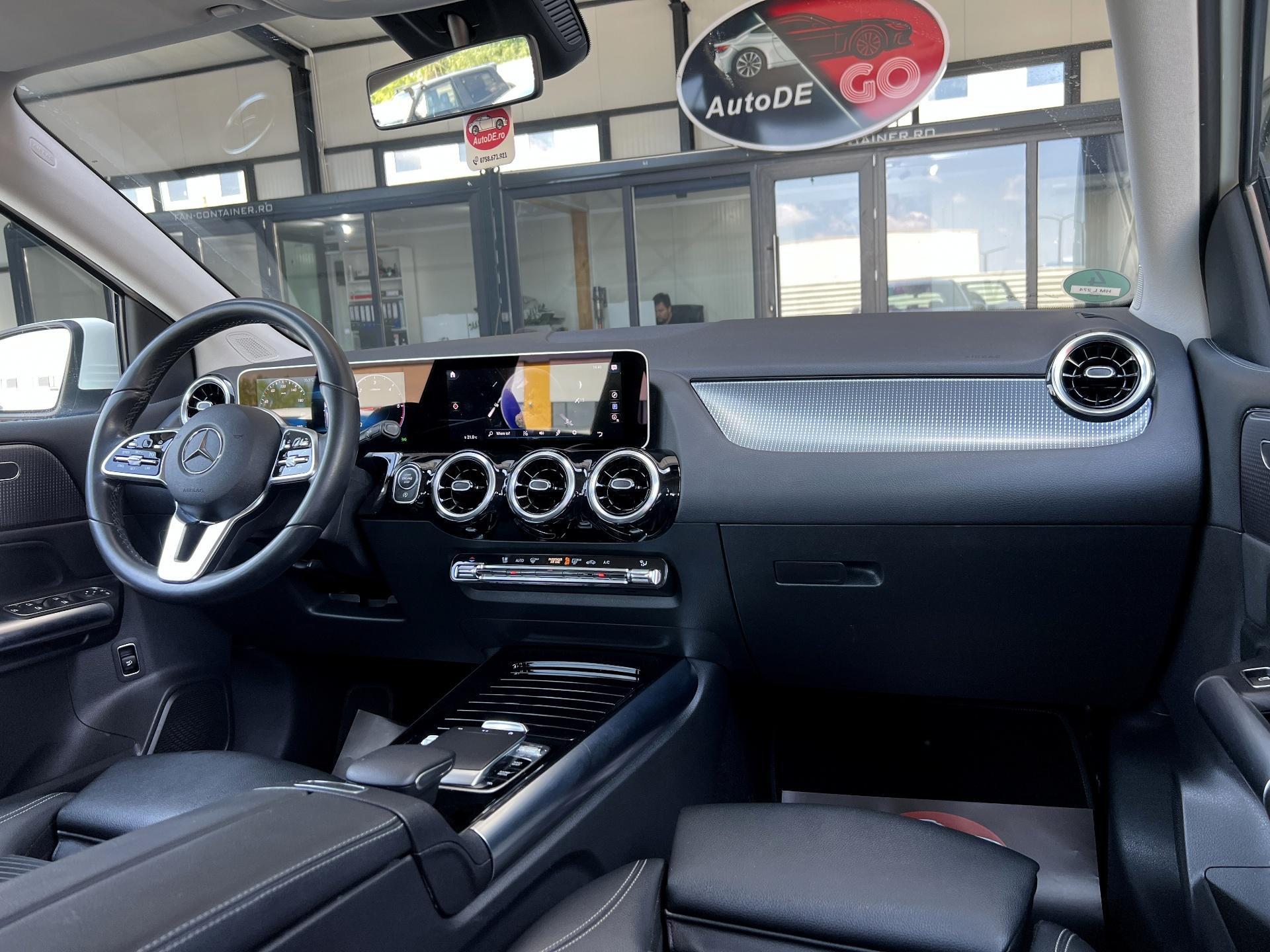 Mercedes-Benz B 180