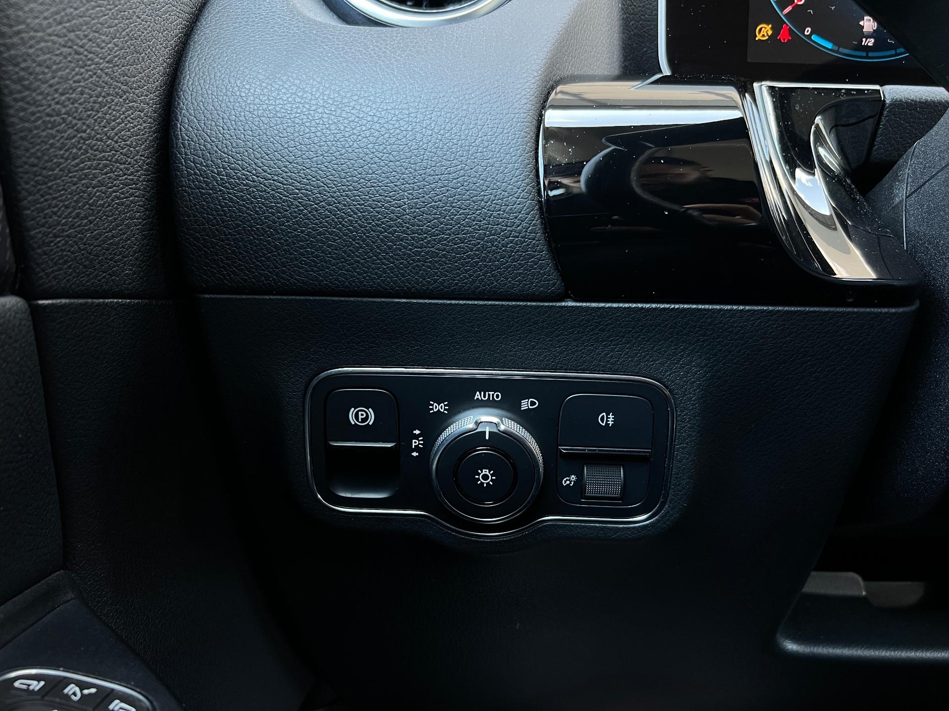 Mercedes-Benz-B 180