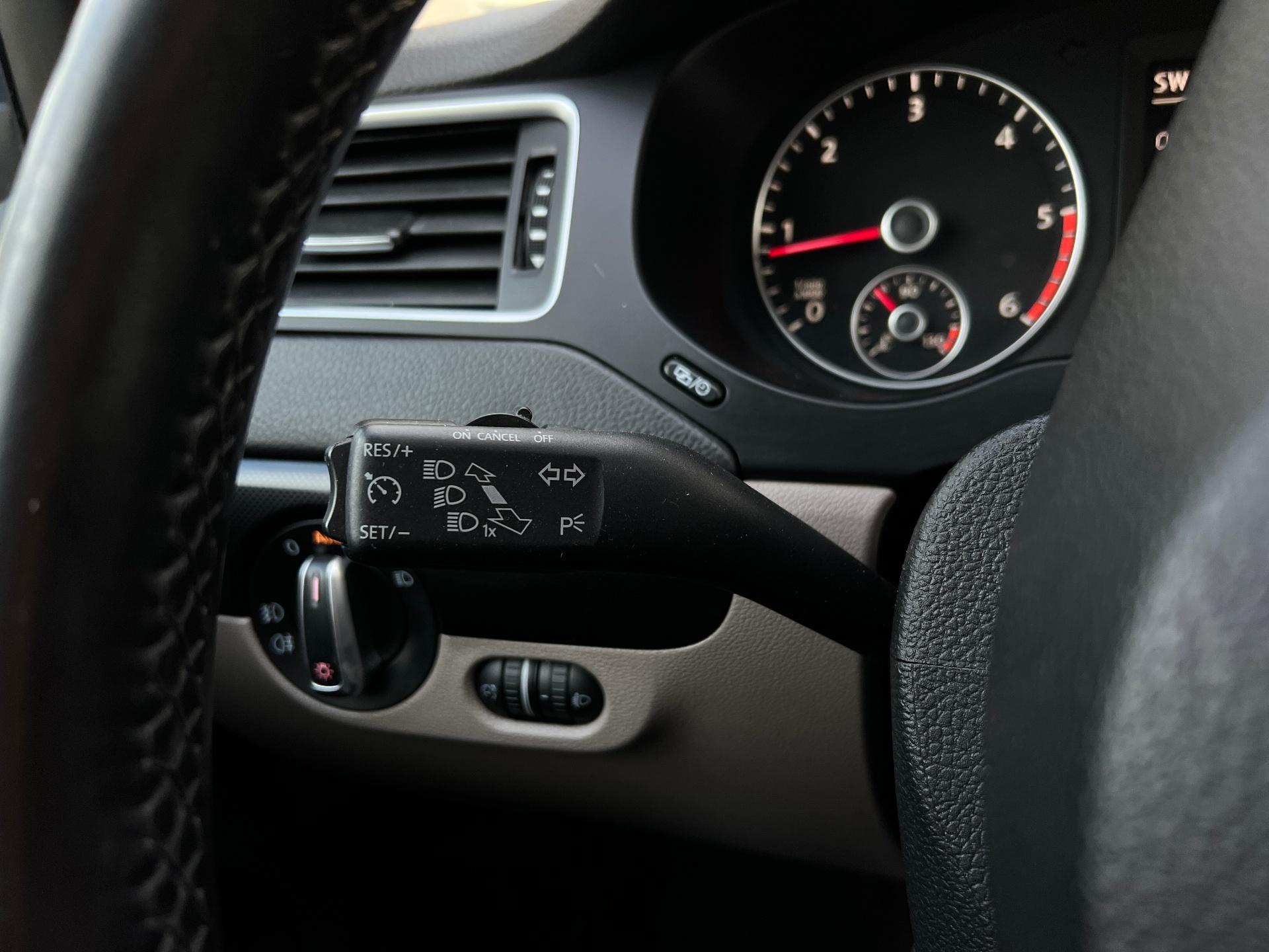 Volkswagen-Jetta