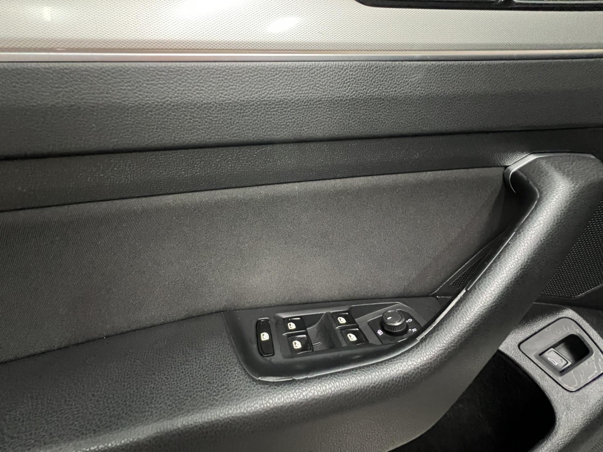 Volkswagen Passat 2016 - imagine 23