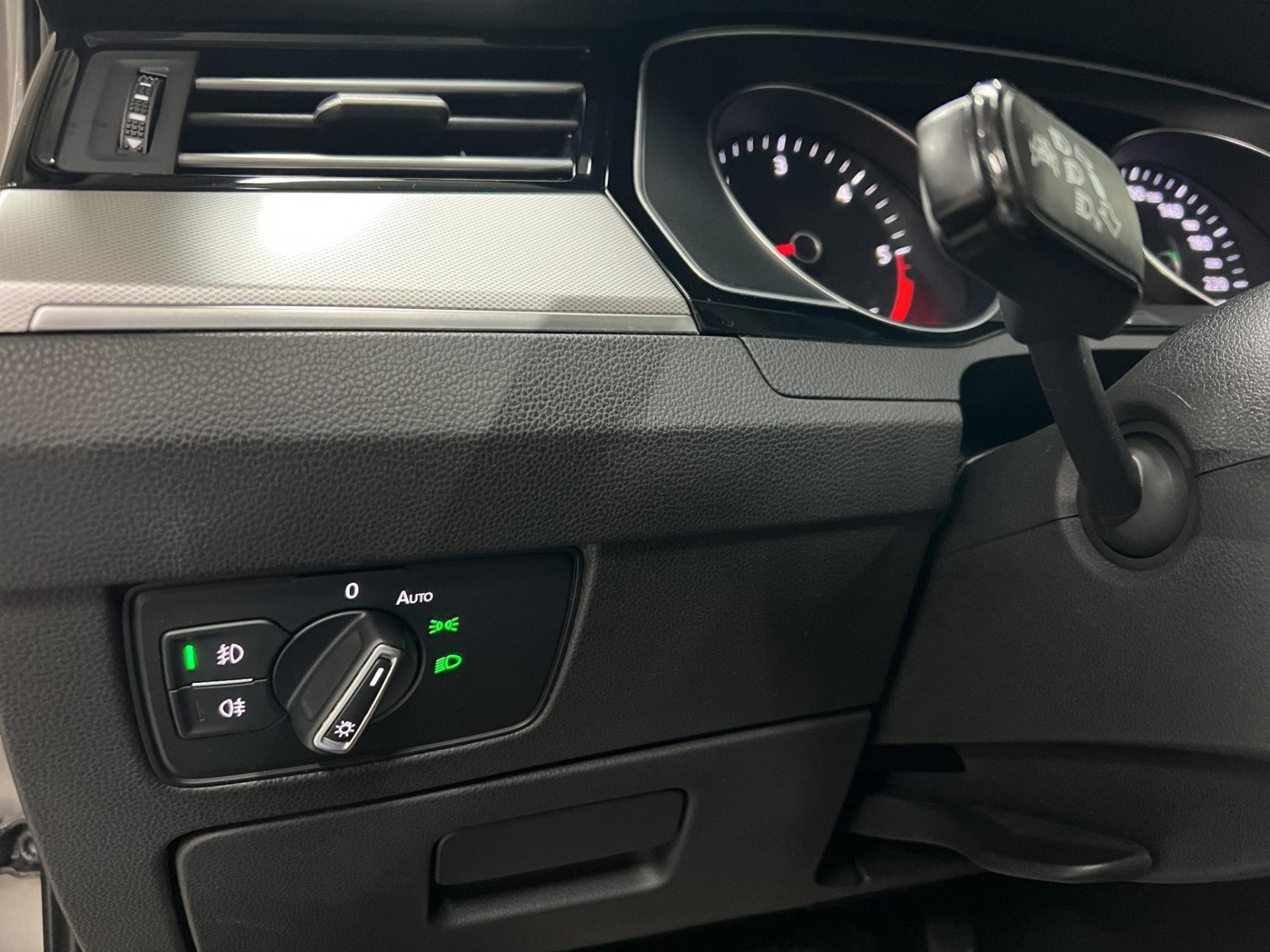 Volkswagen Passat 2016 - imagine 27