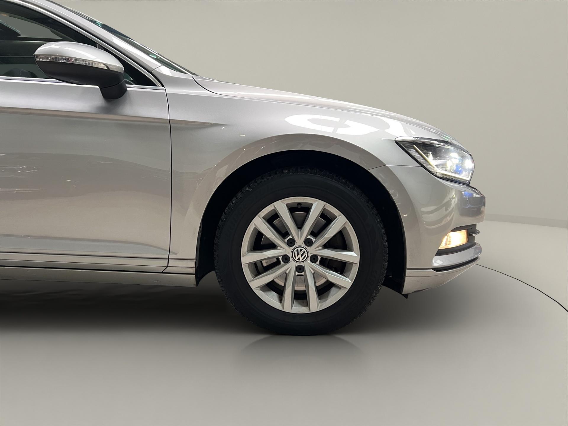Volkswagen Passat 2016 - imagine 42