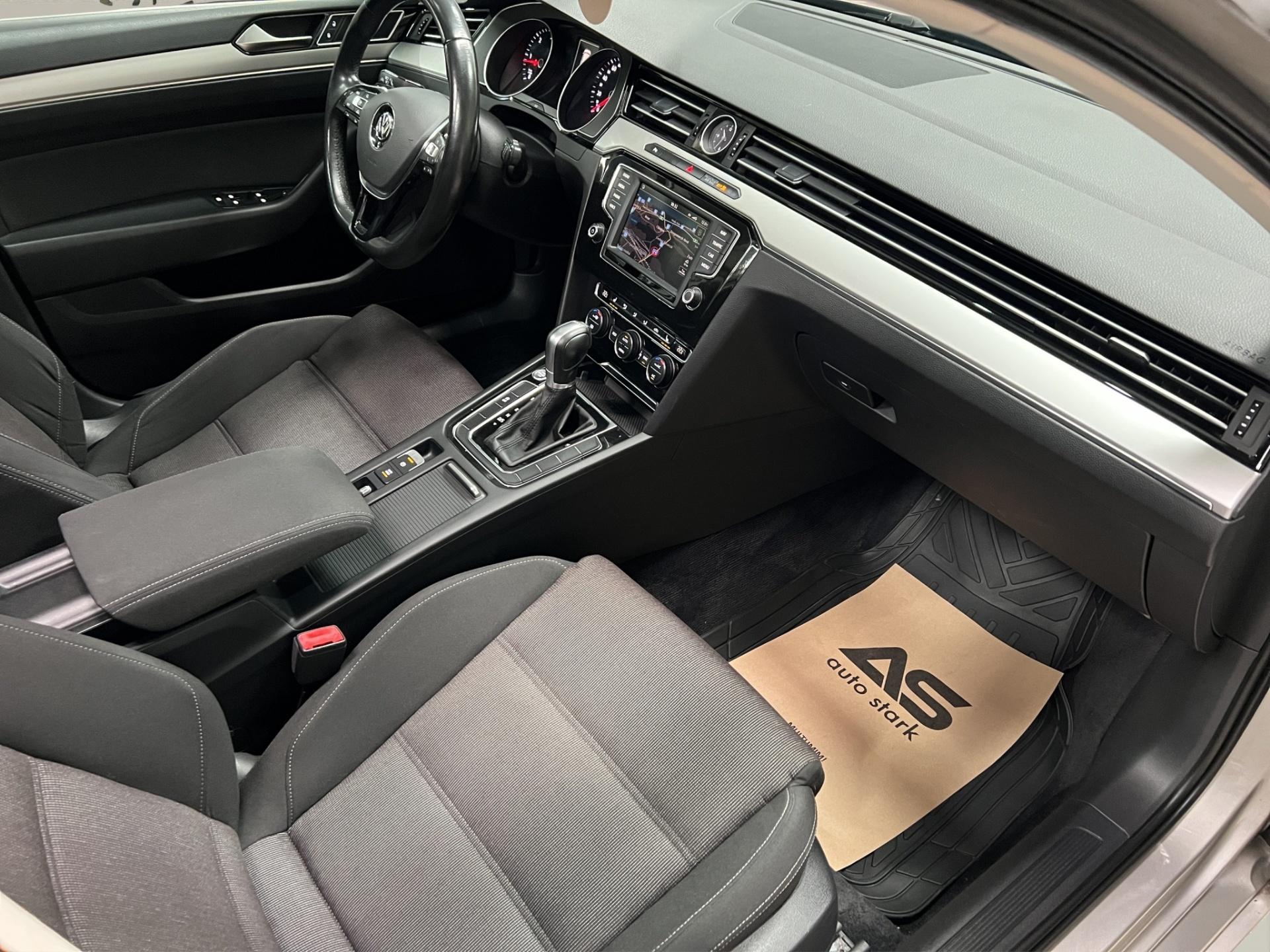 Volkswagen Passat 2016 - imagine 21