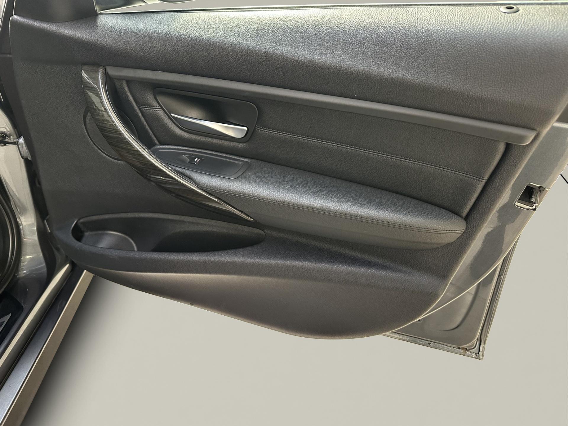 BMW Seria 3 2012 - imagine 20