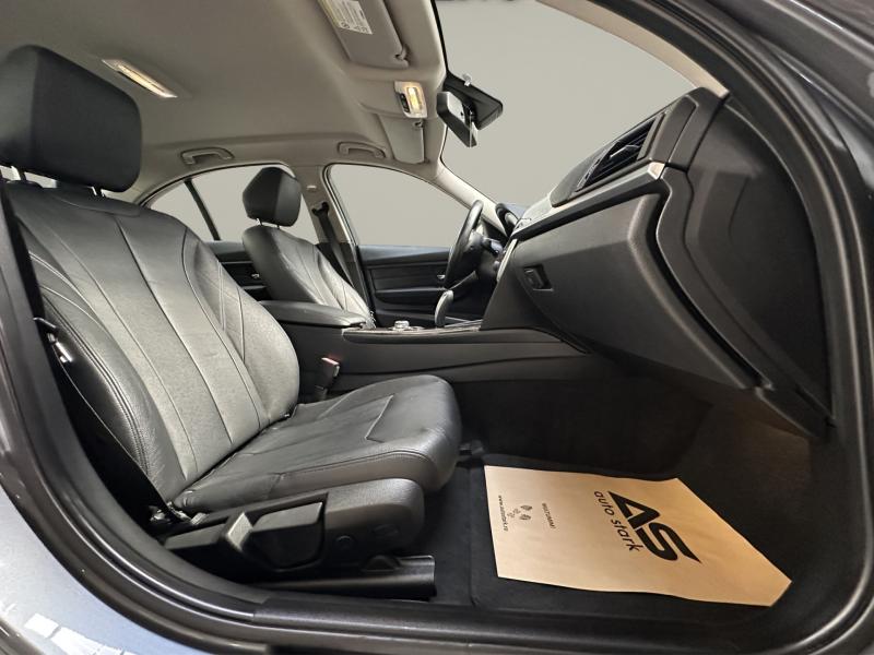 BMW Seria 3 2012 - miniatură 22