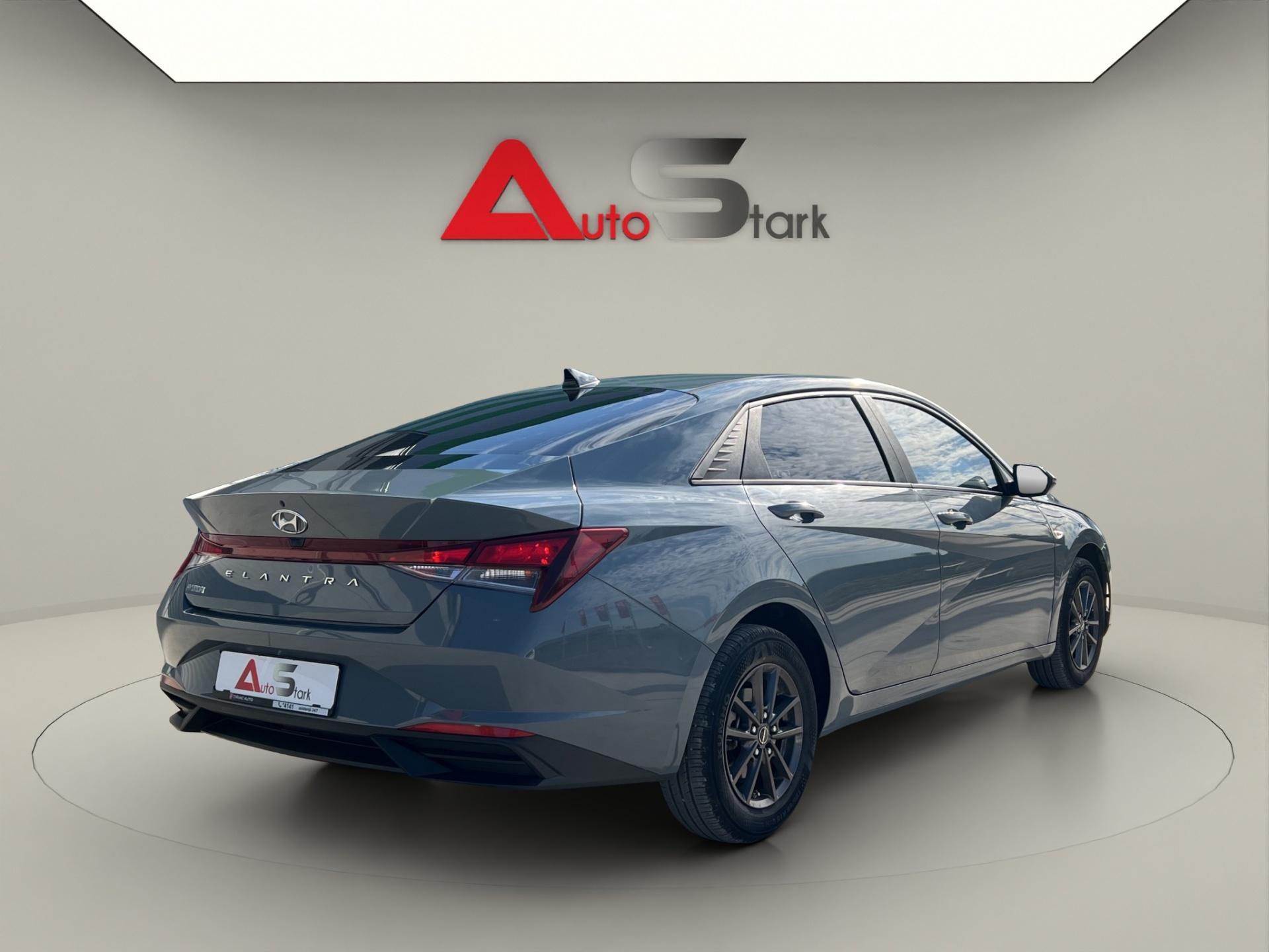 Hyundai Elantra 2022 - imagine 12