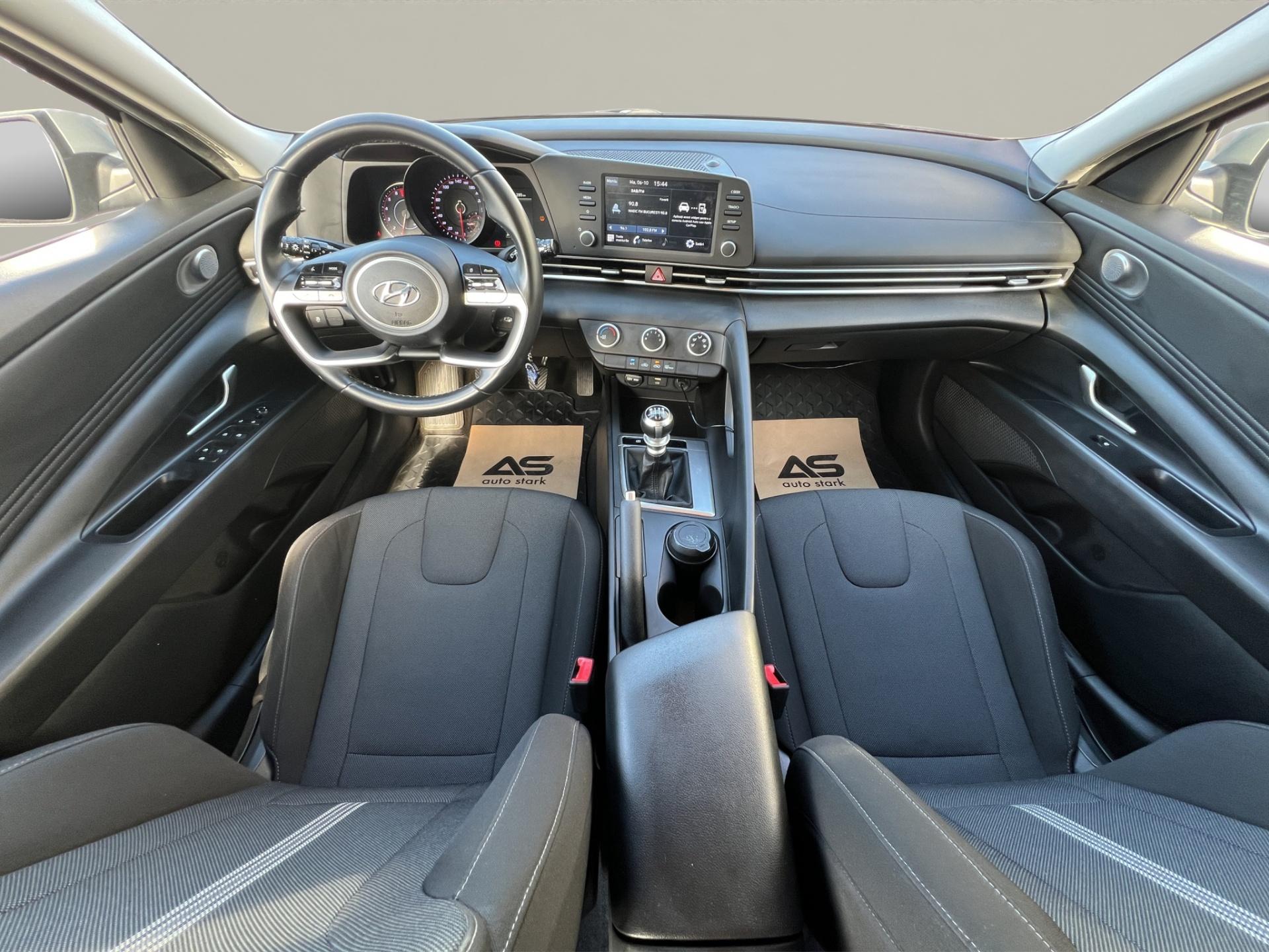 Hyundai Elantra 2022 - imagine 19