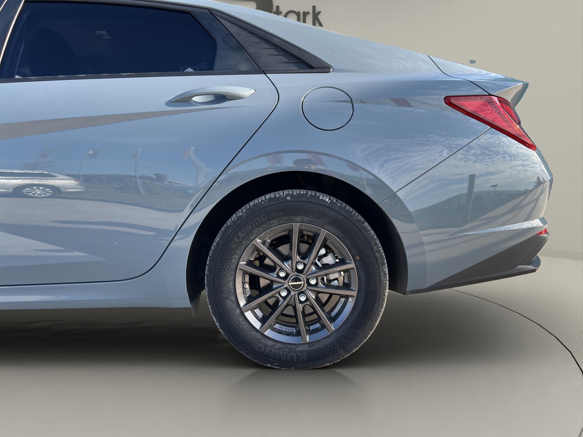 Hyundai Elantra 2022 - imagine 34