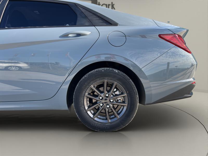 Hyundai Elantra 2022 - miniatură 34