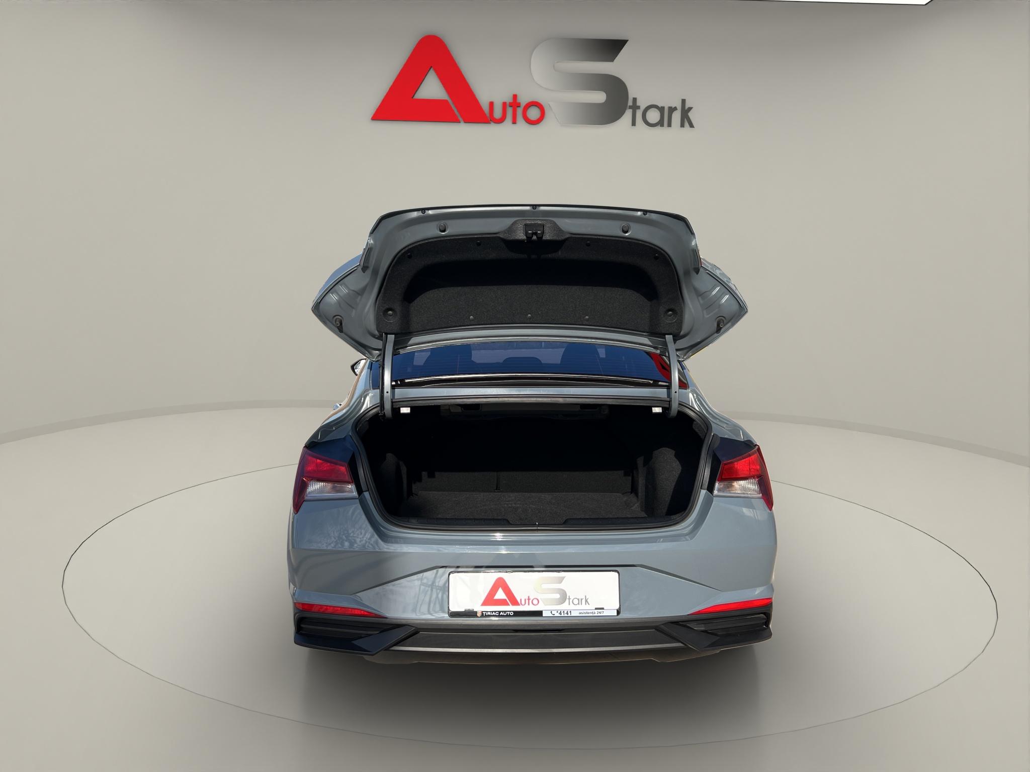 Hyundai Elantra 2022 - imagine 37