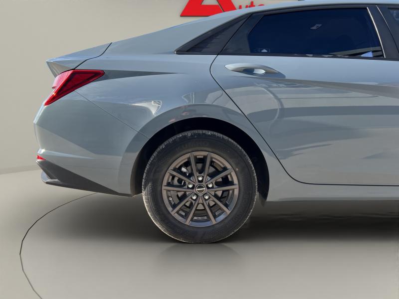 Hyundai Elantra 2022 - miniatură 35