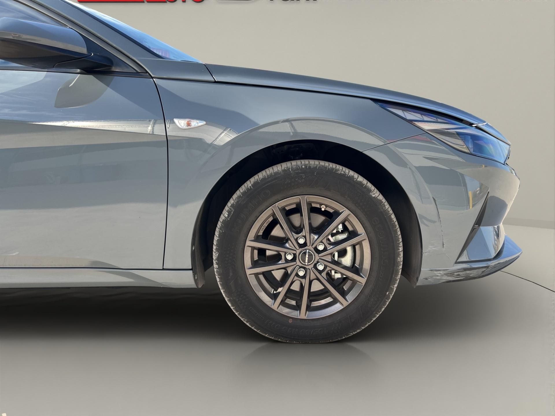 Hyundai Elantra 2022 - imagine 36
