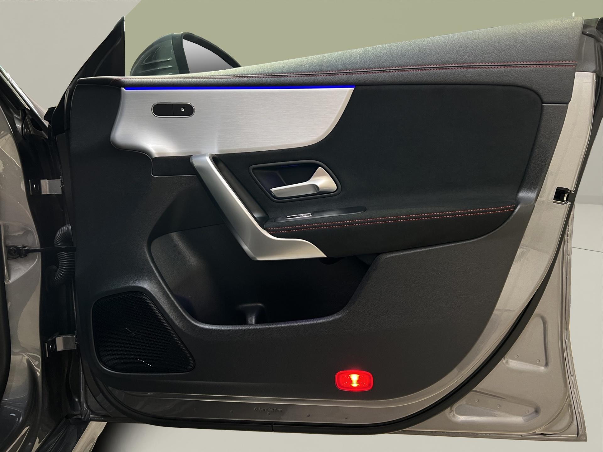 Mercedes-Benz CLA 250 2019 - imagine 20