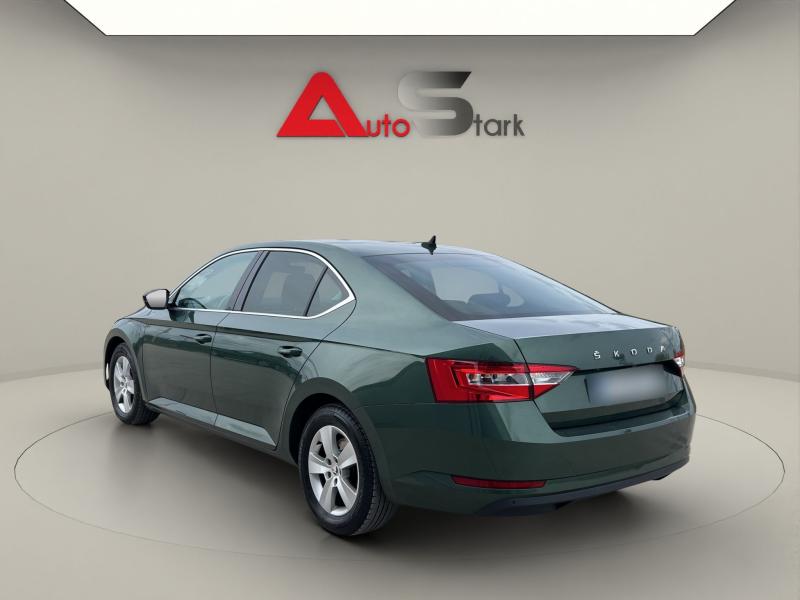 Skoda Superb 2020 - miniatură 10