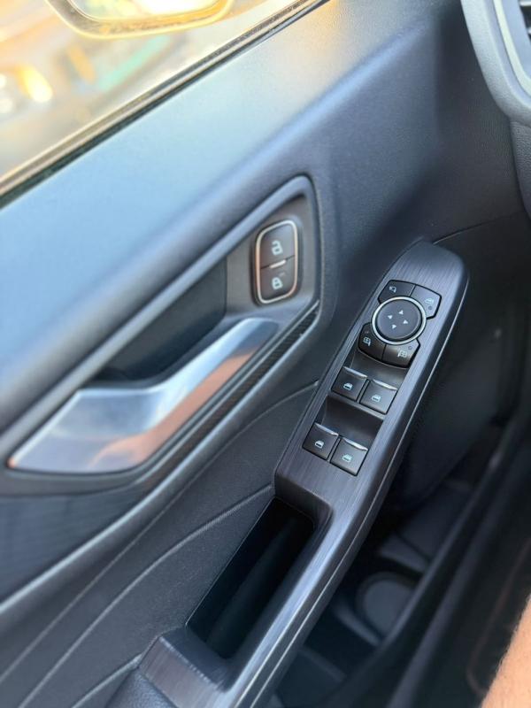 Car Thumb